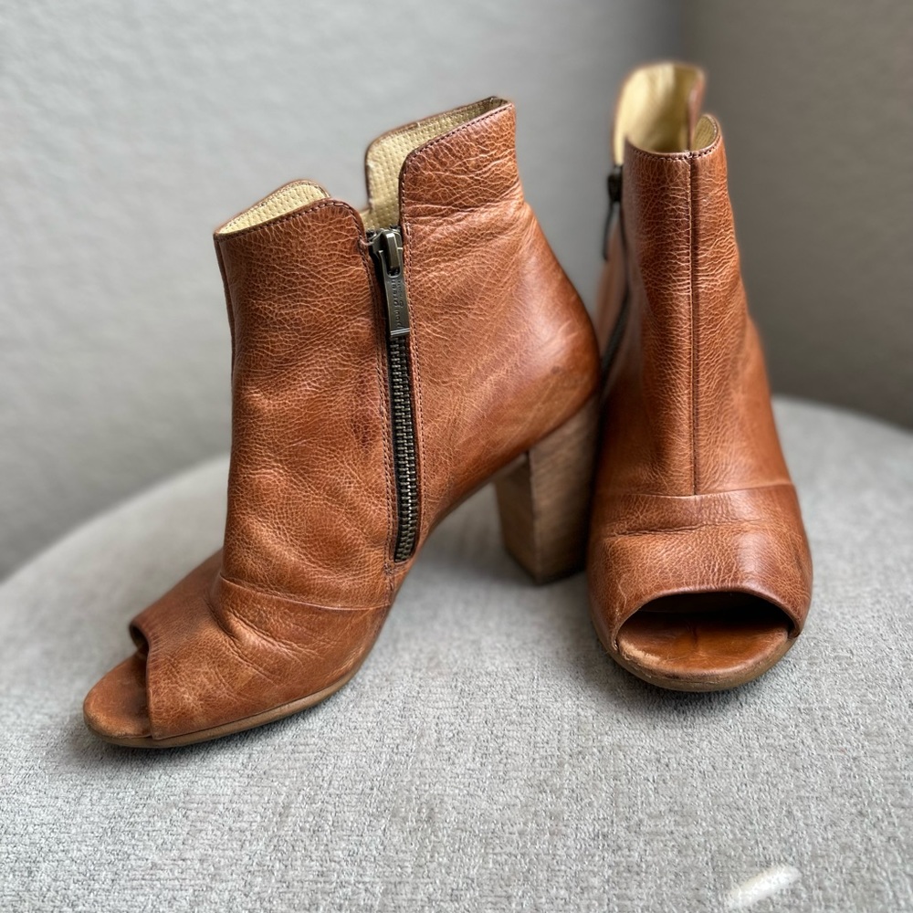 Paul Green Tan Leather Stacked Heel Ankle Bootie Peep Toe Sandal Sz 4 (6.5 U.S)